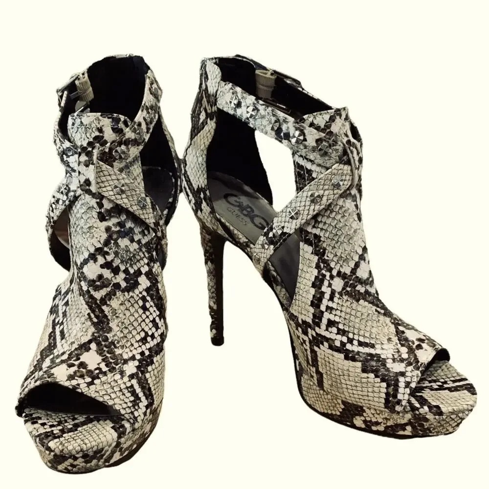 GBG by guess shoe heels snake skin size 7 gray white - Picture 3 of 9